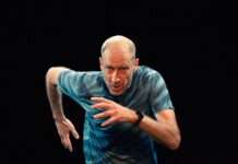 Tanztheater: Theater in Bewegung – Auf der Suche nach Identitäten