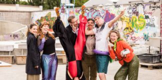 Theater verbindet Wahrheit und Lüge