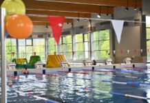 Herbstferien-Spaß im Schwimmparadies mit Aqua Track und vielen Aktionen